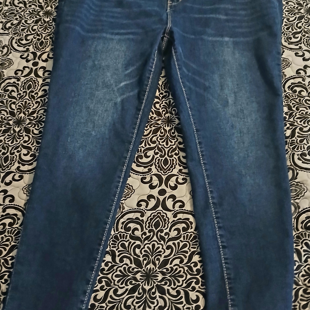 Classic Women's Dark Blue Stretch Jeans